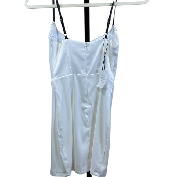 Superdown Livia Mini Dress - Picture 3 of 3